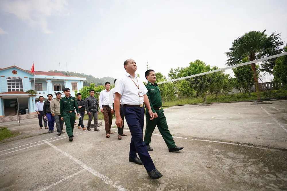 Băng rừng, vượt dốc ở Sì Lở Lầu để học Nghị quyết của Đảng ảnh 2