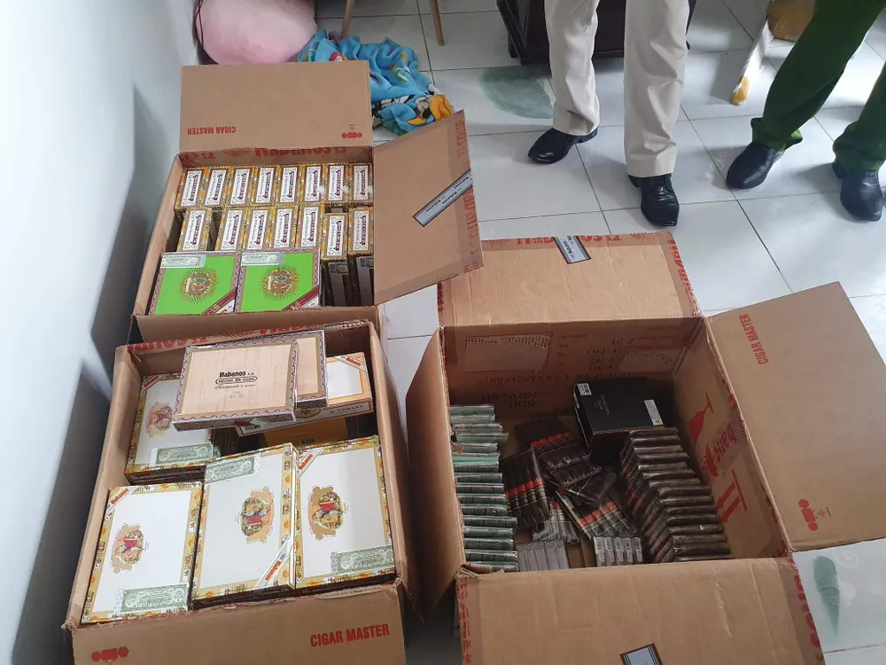 Khởi tố nam tiếp viên hãng hàng không vì buôn hàng cấm ảnh 2