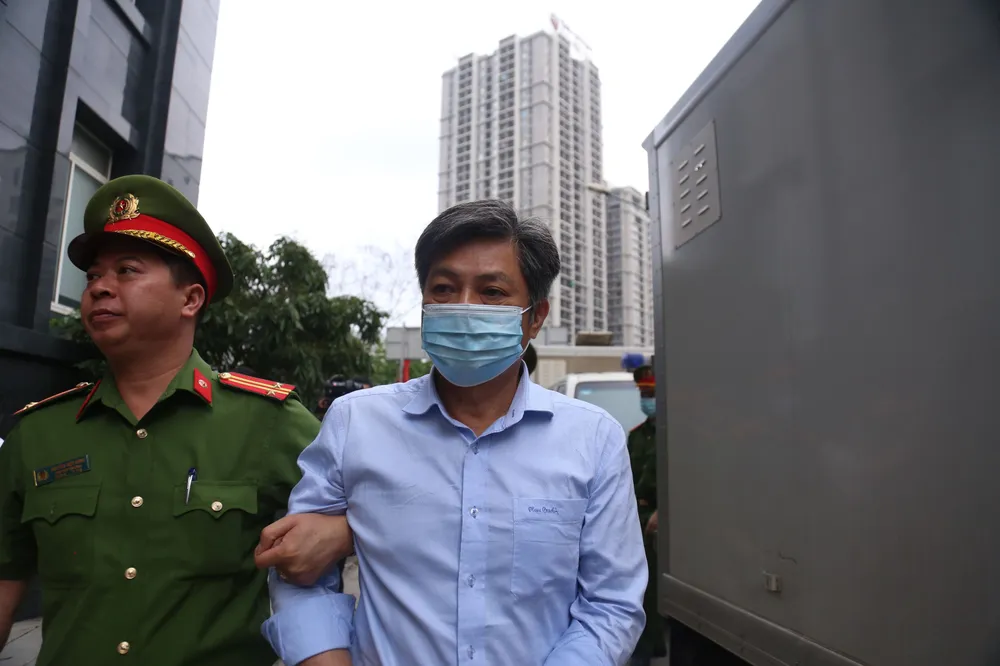 Ông Vũ Huy Hoàng và đồng phạm hầu tòa lần 3 ảnh 2