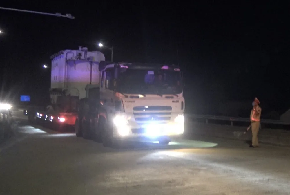Bộ Công an thông tin về xe chở hàng siêu trọng gây mất an toàn giao thông trên tuyến cao tốc Đà Nẵng – Quảng Ngãi ảnh 2