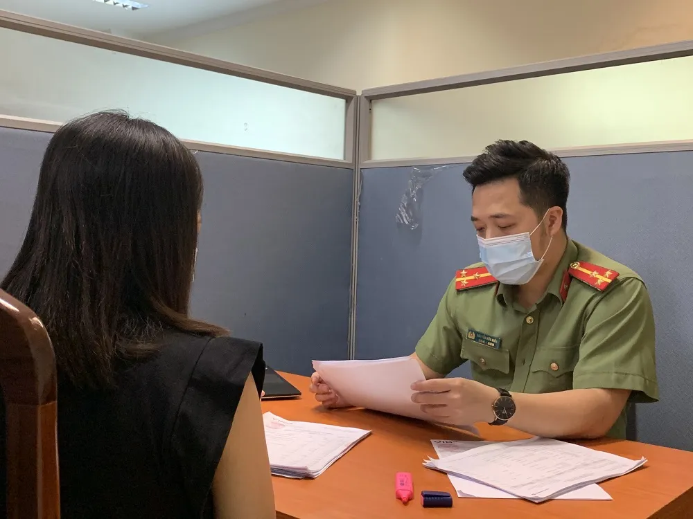 Bộ Công an phá đường dây phát tán tin nhắn rác trên không gian mạng ảnh 1