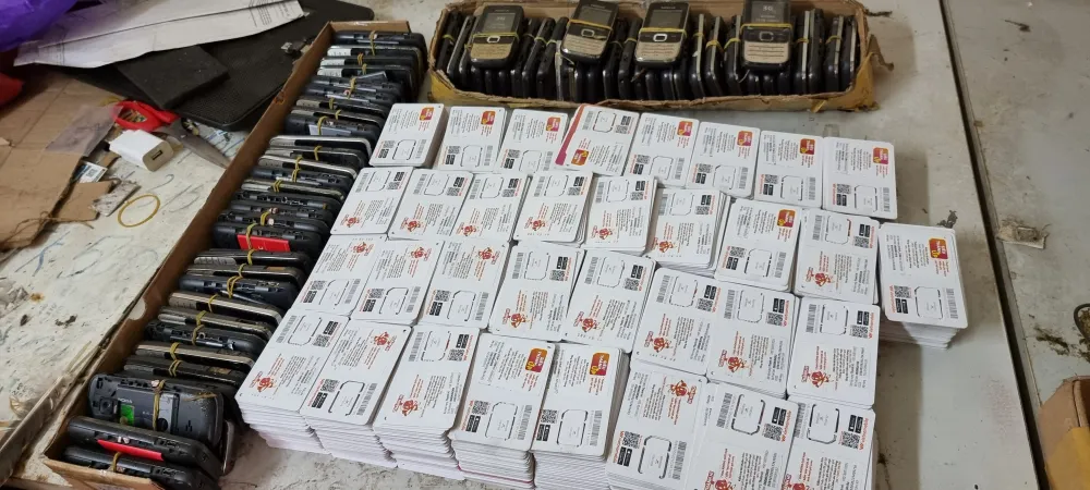 Bộ Công an phá đường dây phát tán tin nhắn rác trên không gian mạng ảnh 4