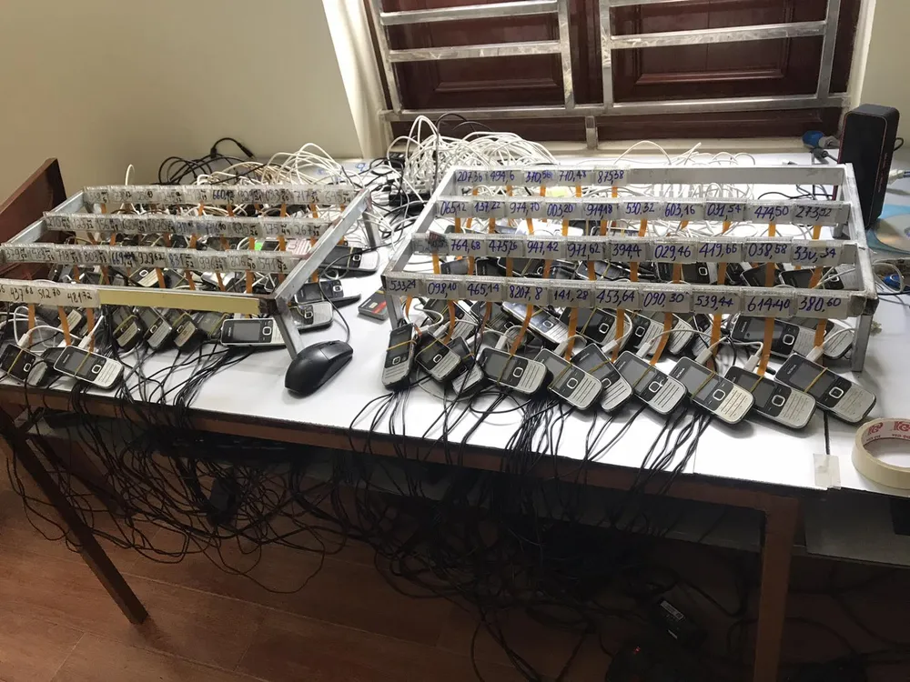 Bộ Công an phá đường dây phát tán tin nhắn rác trên không gian mạng ảnh 3