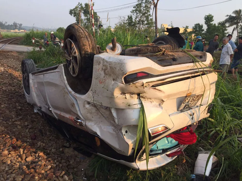 Khởi tố 2 nhân viên đường sắt vô ý làm chết người ảnh 1