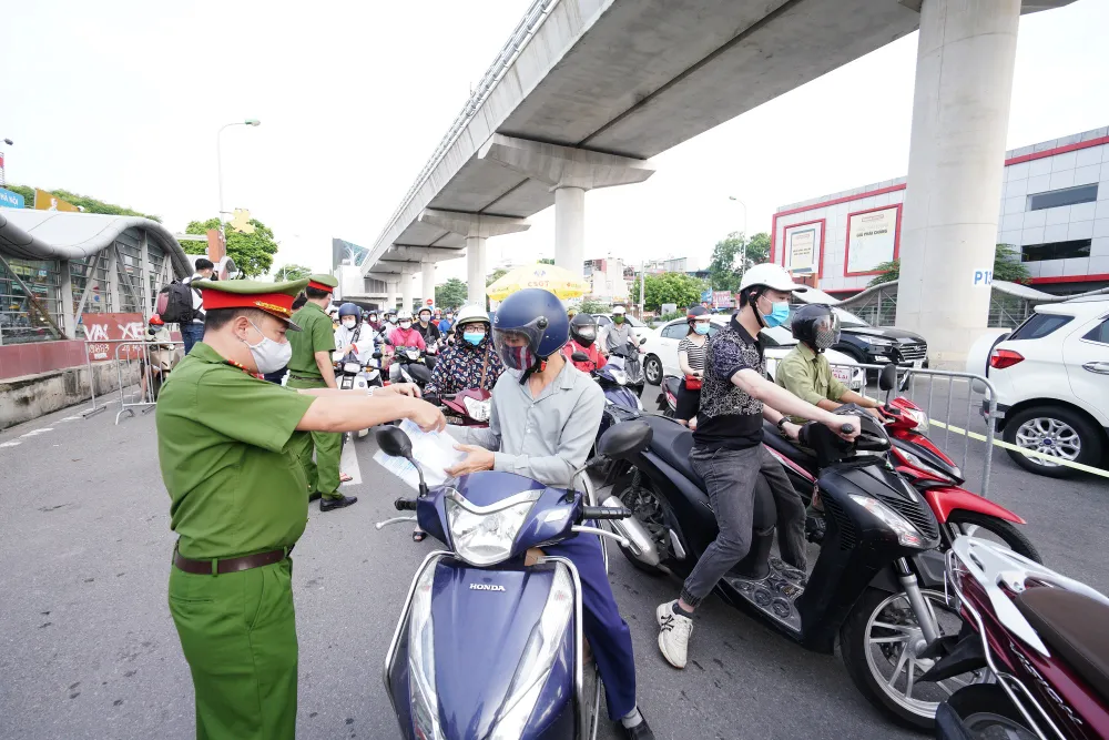 Bộ Công an sẵn sàng hỗ trợ Hà Nội về kỹ thuật, nhân lực, giải pháp để quản lý giấy đi đường ảnh 2