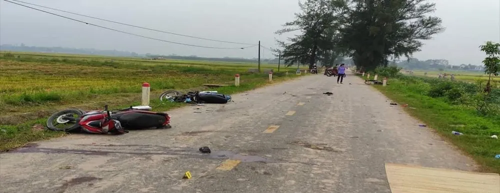 Tai nạn xe máy trong đêm Trung thu, 5 người chết và 2 người bị thương ảnh 1
