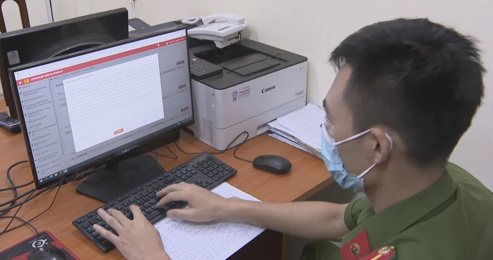 Qua phần mềm của Bộ Công an, người dân sẽ biết được có thuộc diện hỗ trợ do dịch Covid-19 ảnh 1