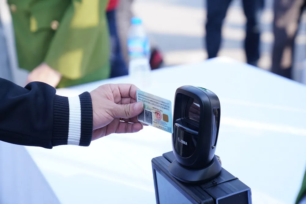 Tập huấn kiểm soát khán giả vào xem trận Việt Nam - Nhật Bản qua thẻ căn cước công dân ảnh 7