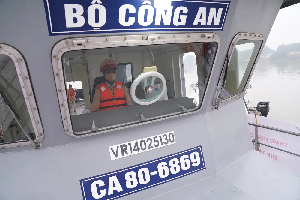 Cảnh sát giao thông ra quân đợt cao điểm Tết Dương lịch, Tết Nguyên đán ảnh 12