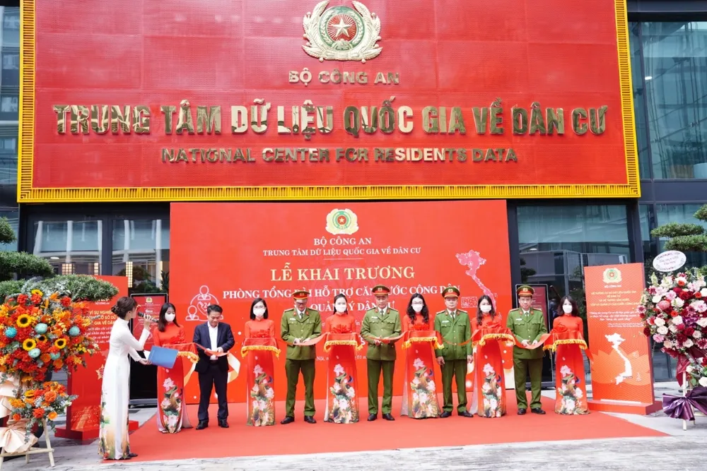 Đã có hơn 1.400 cuộc gọi thành công thắc mắc về căn cước công dân ảnh 2