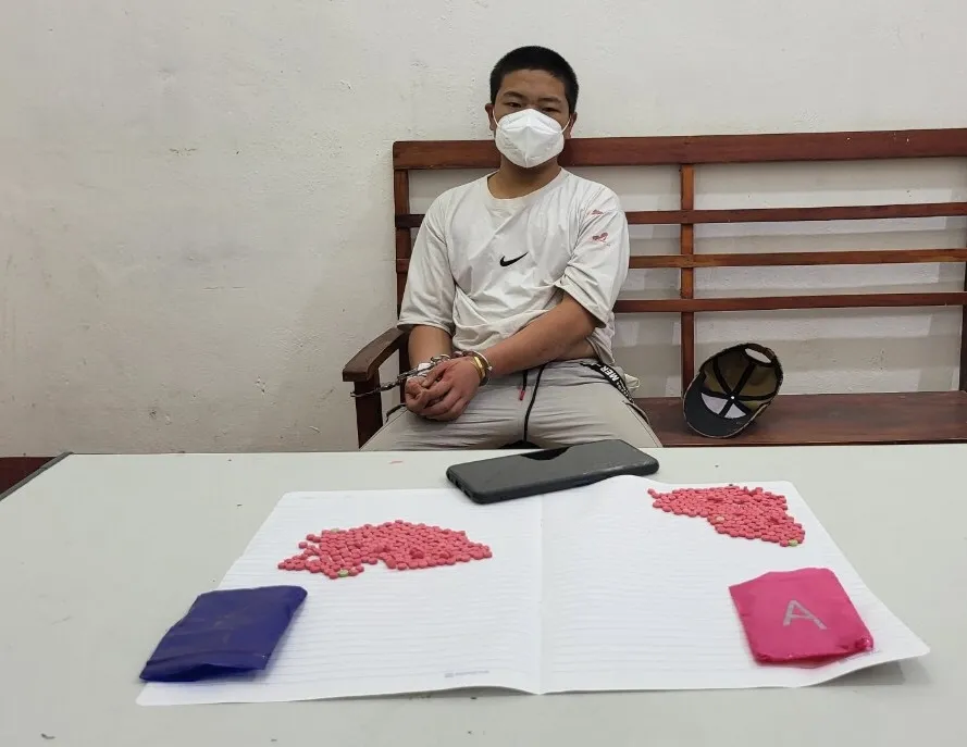 Tóm gọn nam thanh niên vận chuyển 400 viên ma túy tổng hợp với giá 500.000 đồng ảnh 1