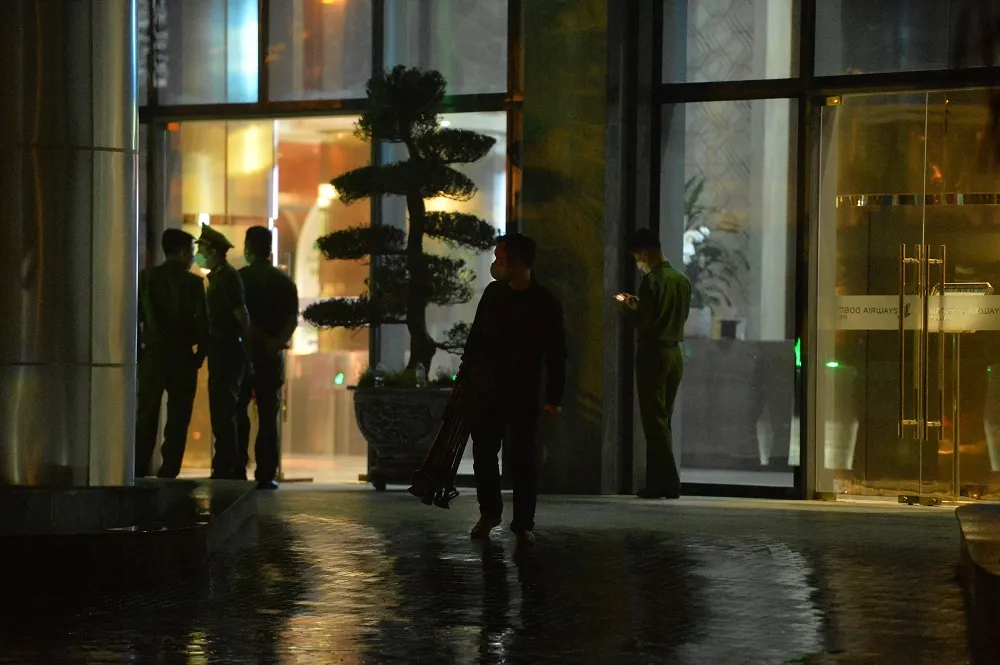 Cảnh khám xét trụ sở Tân Hoàng Minh ảnh 5