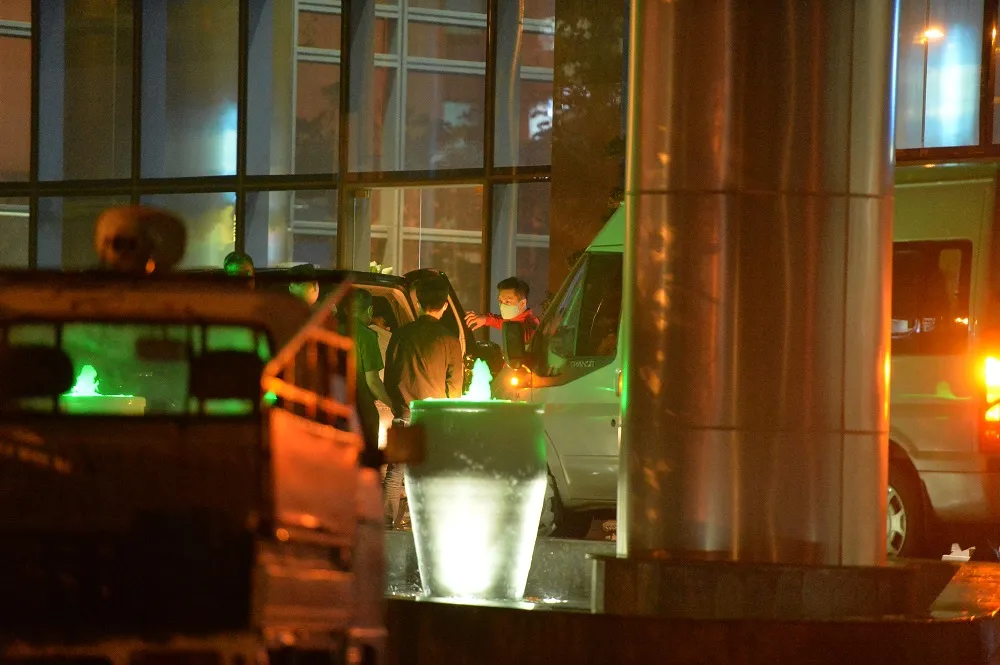 Cảnh khám xét trụ sở Tân Hoàng Minh ảnh 10