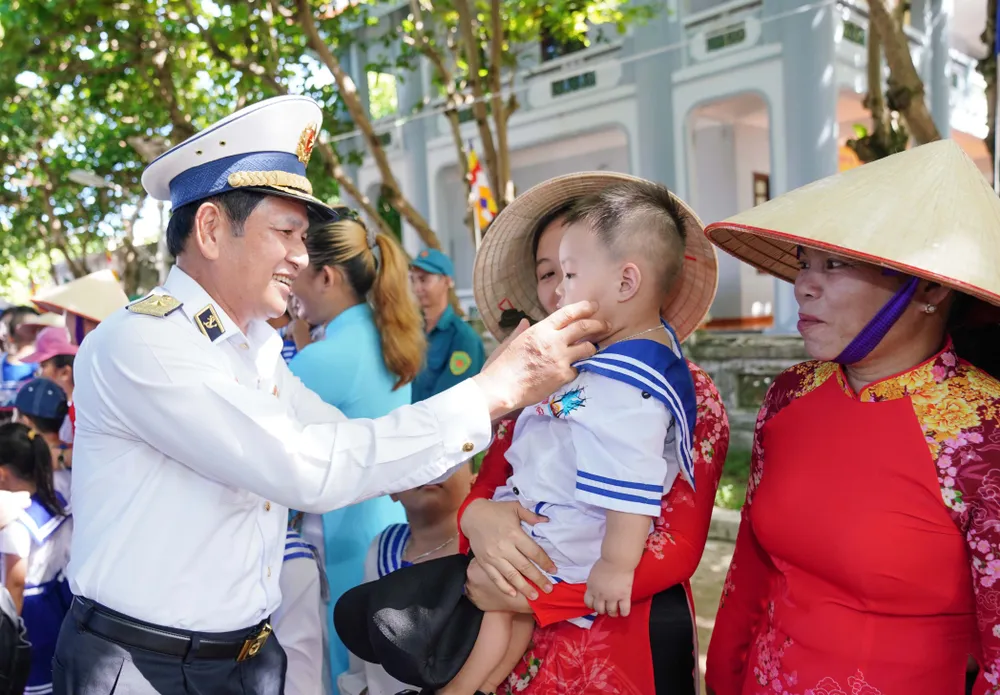 Diện mạo huyện đảo Trường Sa đổi mới từng ngày ảnh 1