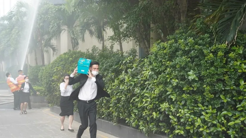 Diễn tập chữa cháy, cứu nạn cứu hộ bảo đảm an toàn cho SEA Games 31 ảnh 2