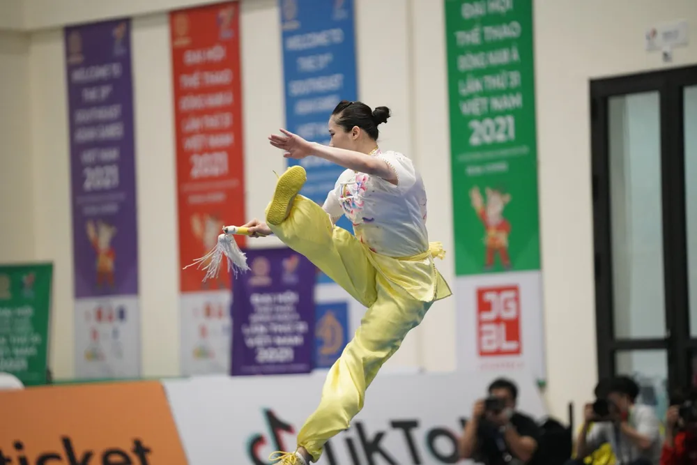 VĐV Wushu Việt Nam “bay” trên chiến thắng ảnh 9