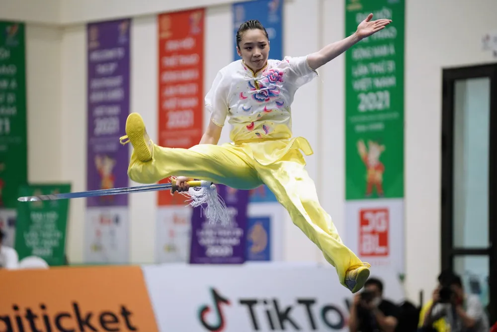 VĐV Wushu Việt Nam “bay” trên chiến thắng ảnh 11