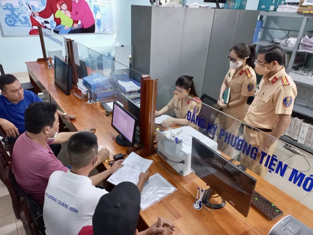 Từ 21-5, người dân đăng ký xe máy, xe ô tô tại cấp xã, phường và huyện, quận ảnh 6