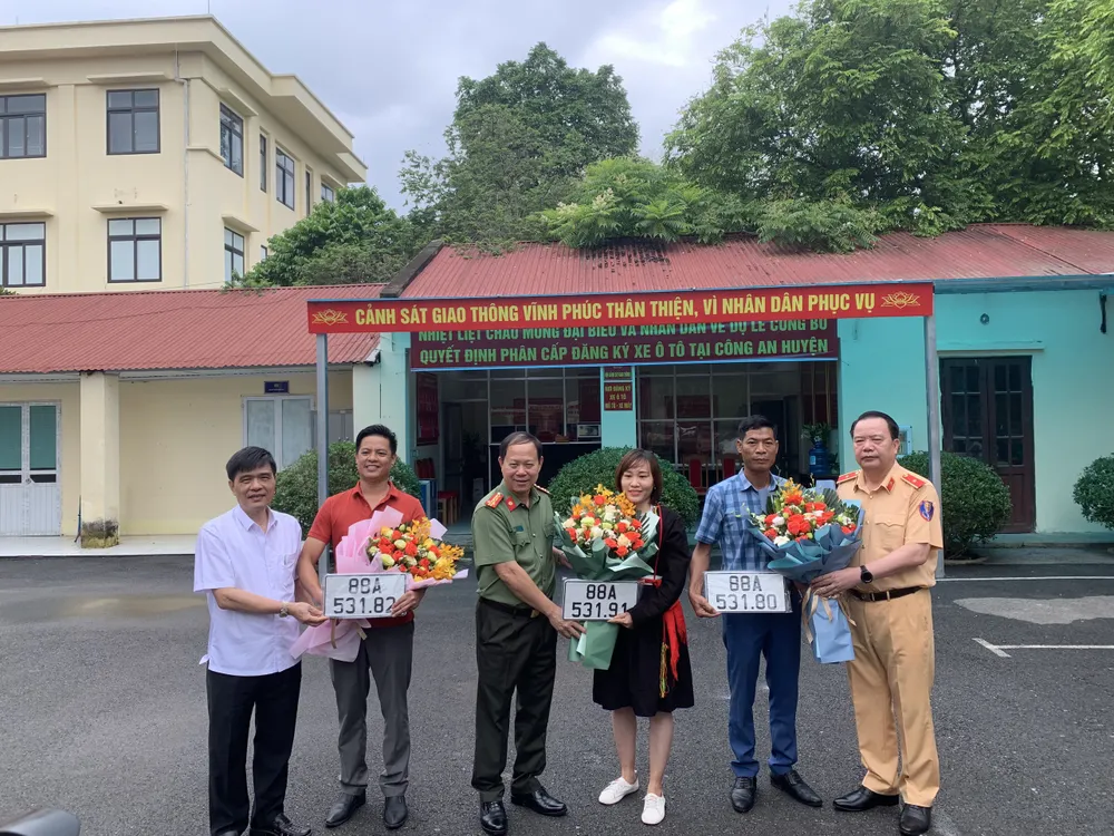 Từ 21-5, người dân đăng ký xe máy, xe ô tô tại cấp xã, phường và huyện, quận ảnh 2