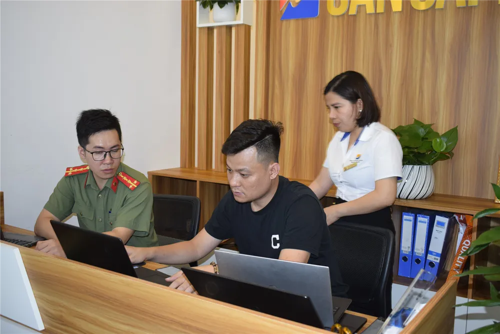 Đường dây đánh bạc qua mạng hơn 2.000 tỷ đồng hoạt động như thế nào? ảnh 1