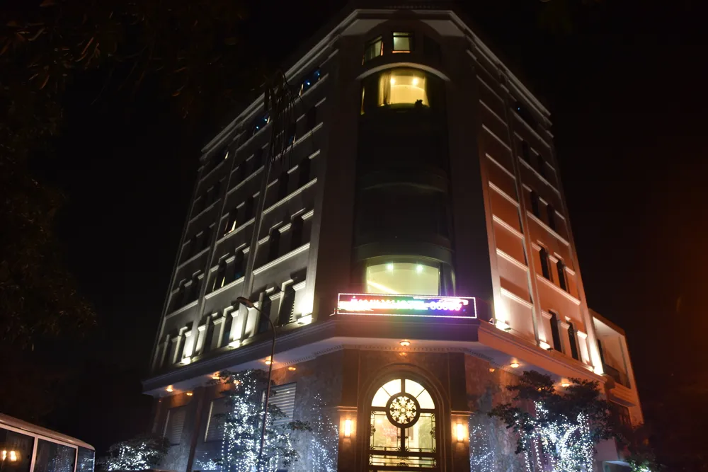 Phá chuyên án núp bóng khách sạn để tổ chức cho khách "bay lắc" ảnh 1