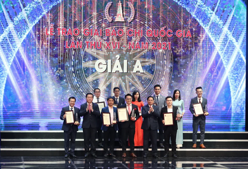 Thủ tướng đề nghị báo chí tích cực hơn trong đấu tranh phòng, chống tham nhũng, tiêu cực ảnh 5