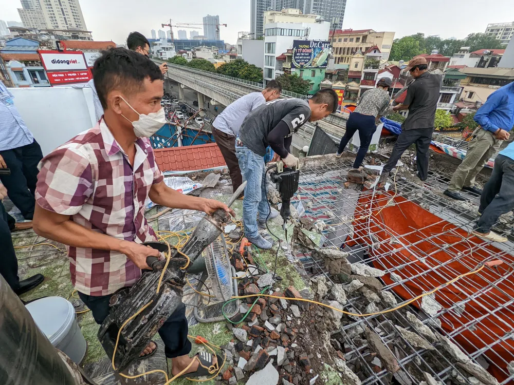 Hà Nội cưỡng chế công trình xây dựng vi phạm di tích quốc gia ảnh 8