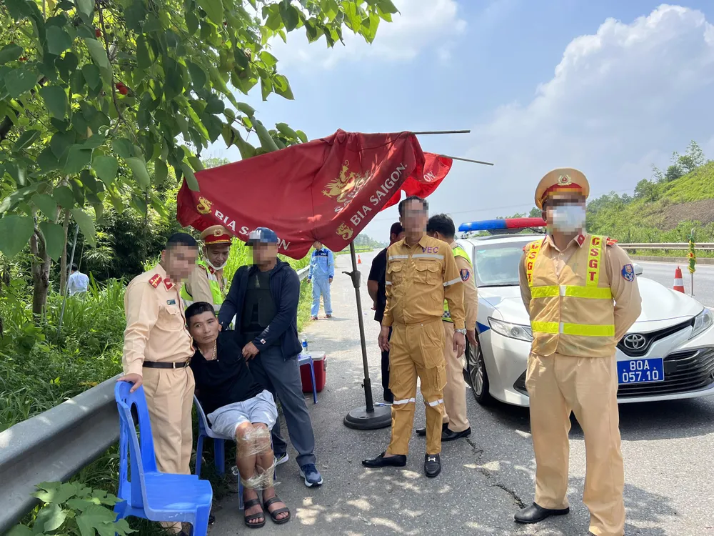 Chặn, bắt đối tượng vận chuyển lượng lớn ma túy trên cao tốc ảnh 1