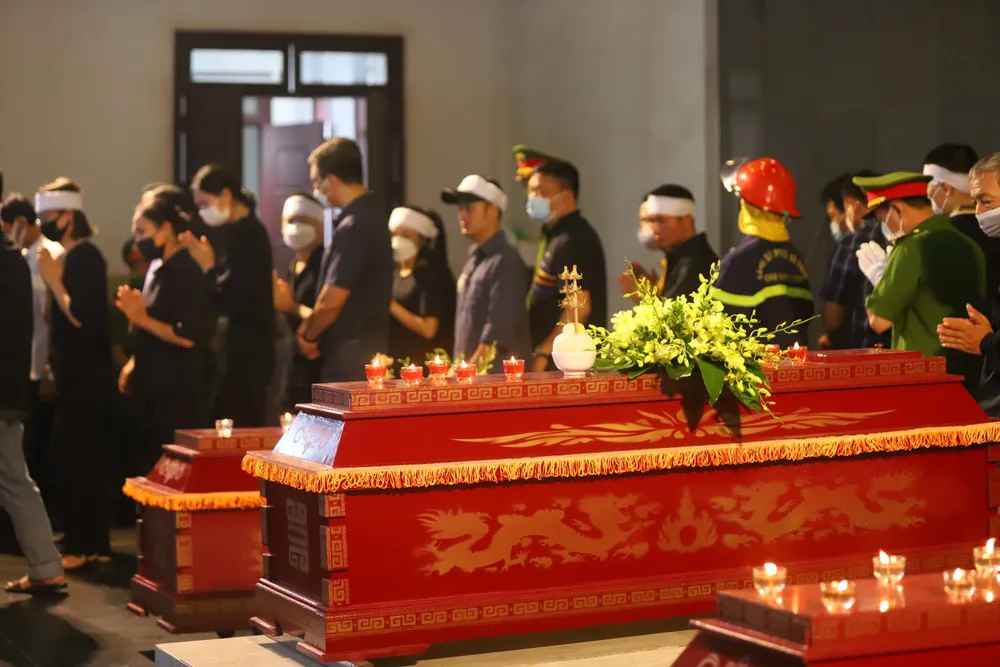 Người thân, bạn bè, đồng đội tiếc thương 3 cán bộ, chiến sĩ cảnh sát hy sinh khi làm nhiệm vụ ảnh 9