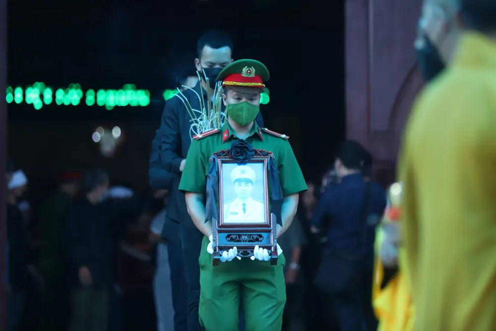 Người thân, bạn bè, đồng đội tiếc thương 3 cán bộ, chiến sĩ cảnh sát hy sinh khi làm nhiệm vụ ảnh 12