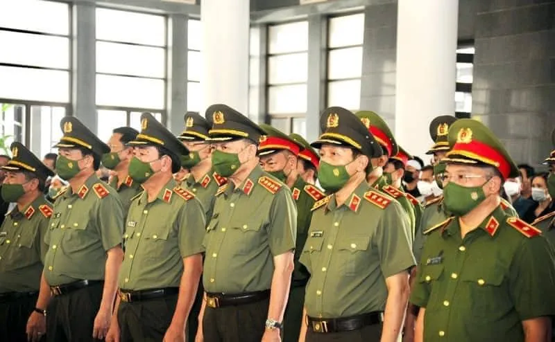 Hành động dũng cảm của các liệt sĩ đã tô thắm truyền thống vẻ vang của lực lượng công an nhân dân ảnh 9