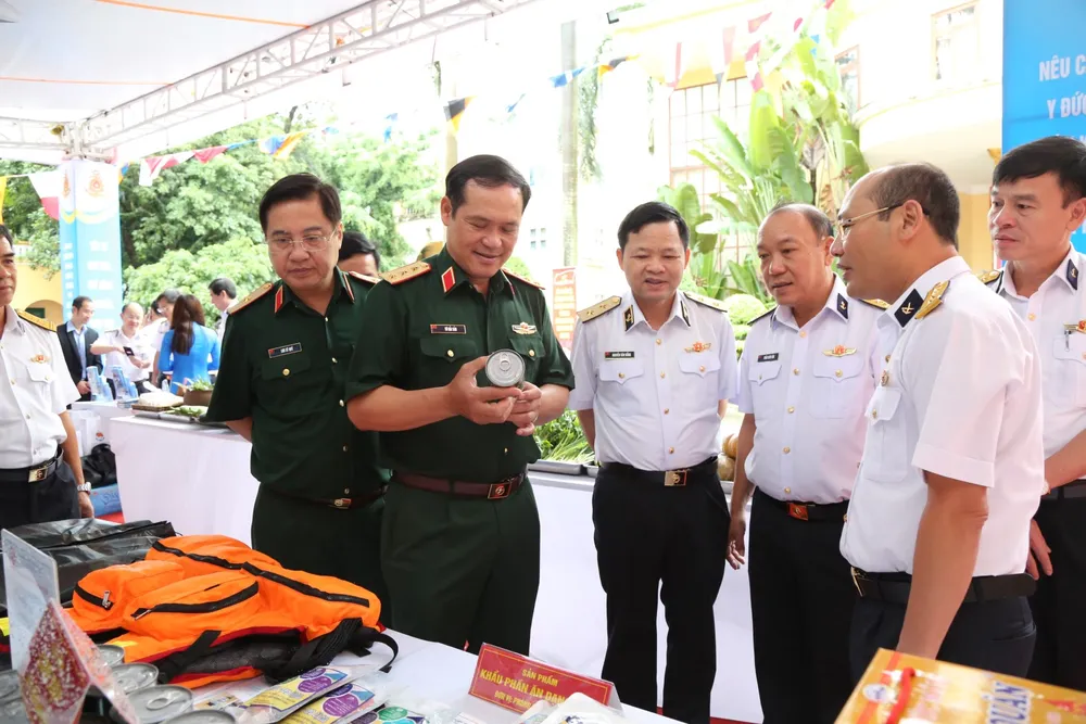 Công tác hậu cần bảo đảm sẵn sàng chiến đấu, tìm kiếm cứu nạn trên biển ảnh 4