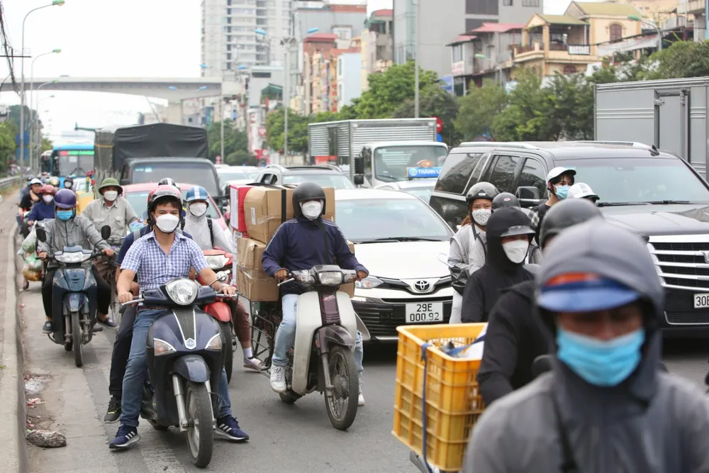 Ngày đầu nghỉ lễ, toàn quốc có 13 người tử vong do tai nạn giao thông ảnh 1