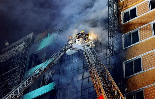 Người dân làm gì khi xảy ra cháy ở quán karaoke, bar ảnh 1