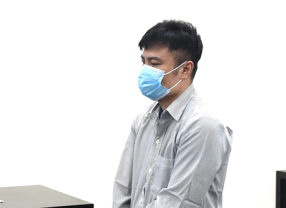 “Tú ông” môi giới mại dâm người nước ngoài lãnh án 3 năm tù ảnh 1