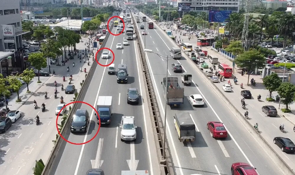 Hàng ngàn xe ô tô bị xử lý vi phạm khi đi trên làn đường dừng khẩn cấp ảnh 1