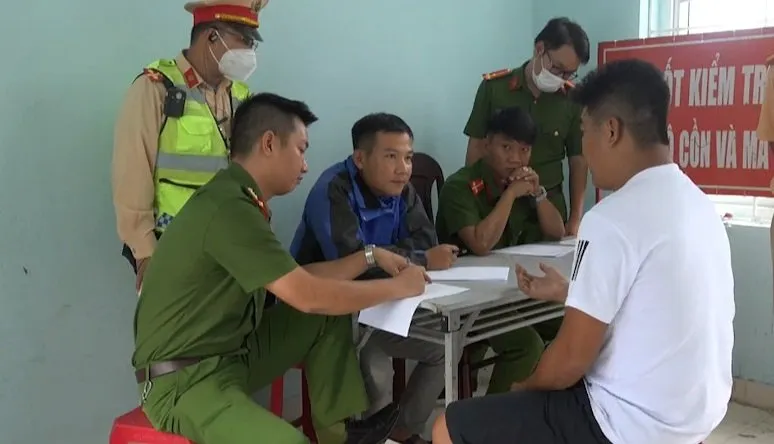 Công an làm rõ hành vi “lạ” của một tài xế trên cao tốc ảnh 2