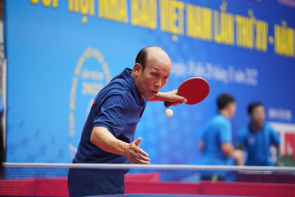 Hơn 200 nhà báo tranh tài ở giải bóng bàn cúp Hội Nhà báo Việt Nam 2022 ảnh 11