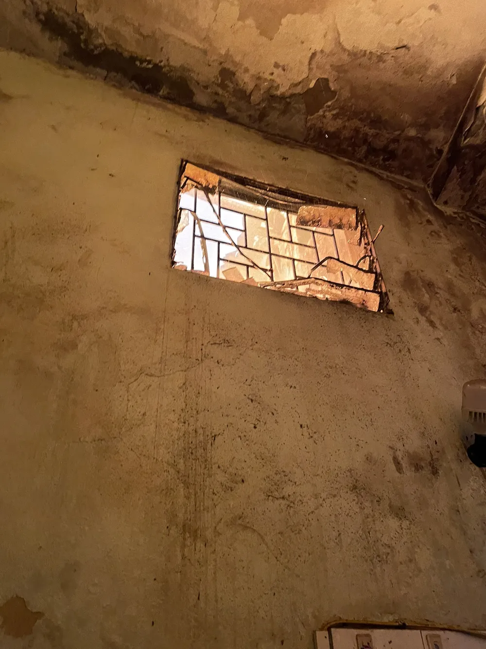  Hà Nội: Cháy lớn tại cửa hàng khung tranh trên phố Hàng Bông ảnh 4