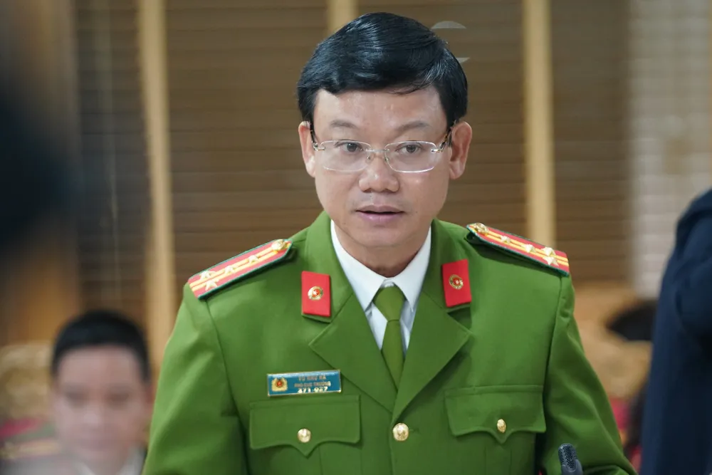 Đại tá Vũ Như Hà thông tin tại buổi họp báo. Ảnh: ĐỖ TRUNG