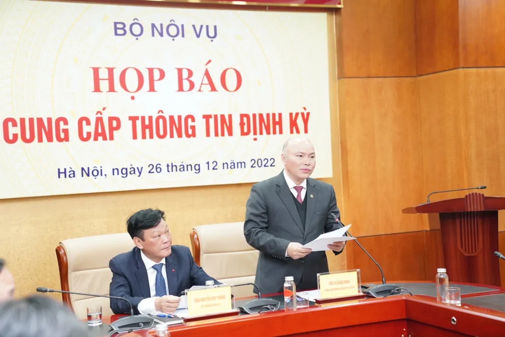 Ông Vũ Đăng Minh thông tin tại buổi họp báo chiều 26-12. Ảnh: ĐỖ TRUNG