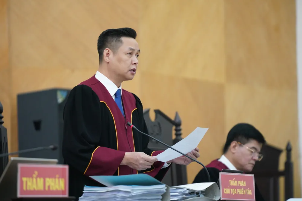 Chủ tọa Mai Anh Tài trong phiên phúc thẩm. Ảnh: ĐỖ TRUNG