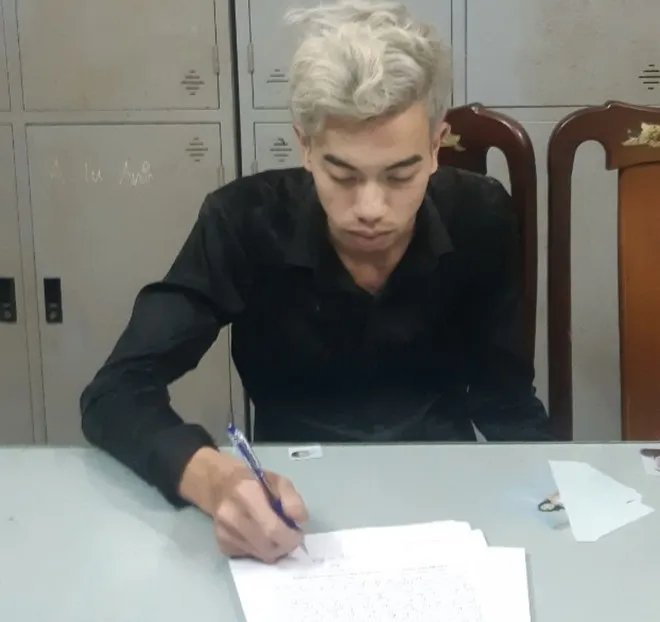 Nghi phạm Hoàng Văn Thành tại cơ quan công an Nghi phạm Hoàng Văn Thành tại cơ quan công an