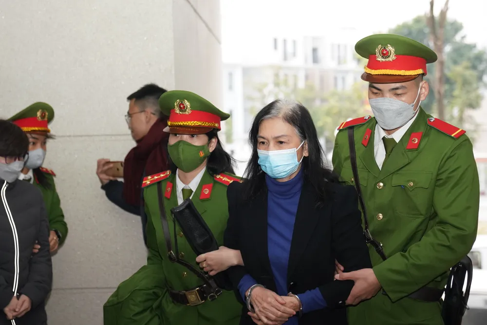 Cựu Giám đốc Sở KH-ĐT tỉnh Đồng Nai Bồ Ngọc Thu hầu tòa trong vụ án AIC. Ảnh: ĐỖ TRUNG