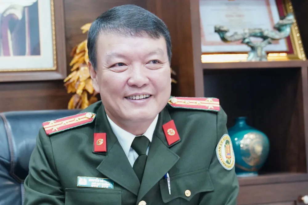 Đại tá Nguyễn Bá Tuấn, Phó Cục trưởng Cục Quản lý xuất nhập cảnh. Ảnh: ĐỖ TRUNG