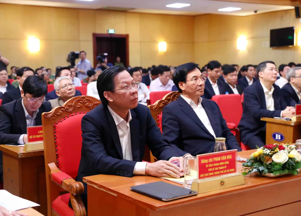 Đồng chí Phan Văn Mãi tại hội nghị. Ảnh: VIẾT CHUNG