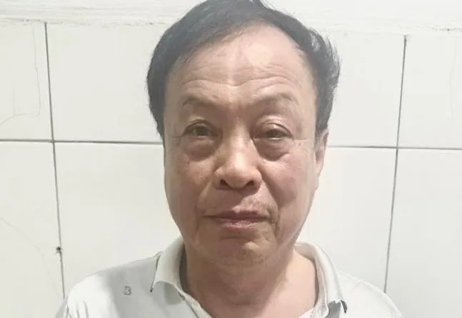 Ông Hoàng Ngọc Vĩnh bị khởi tố, bắt tạm giam 4 tháng Ông Hoàng Ngọc Vĩnh bị khởi tố, bắt tạm giam 4 tháng