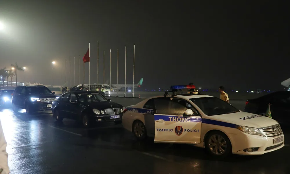 Đoàn xe lực lượng cảnh sát dẫn đường đã vào vị trí. Ảnh: QUANG PHÚC