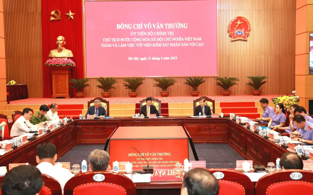 Quang cảnh buổi làm việc