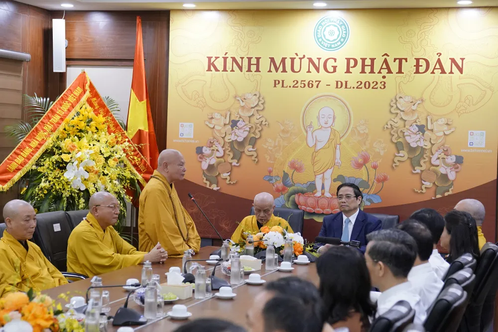 Sáng 2-6, Thủ tướng Phạm Minh Chính chúc mừng Đại lễ Phật Đản. Ảnh: ĐỖ TRUNG